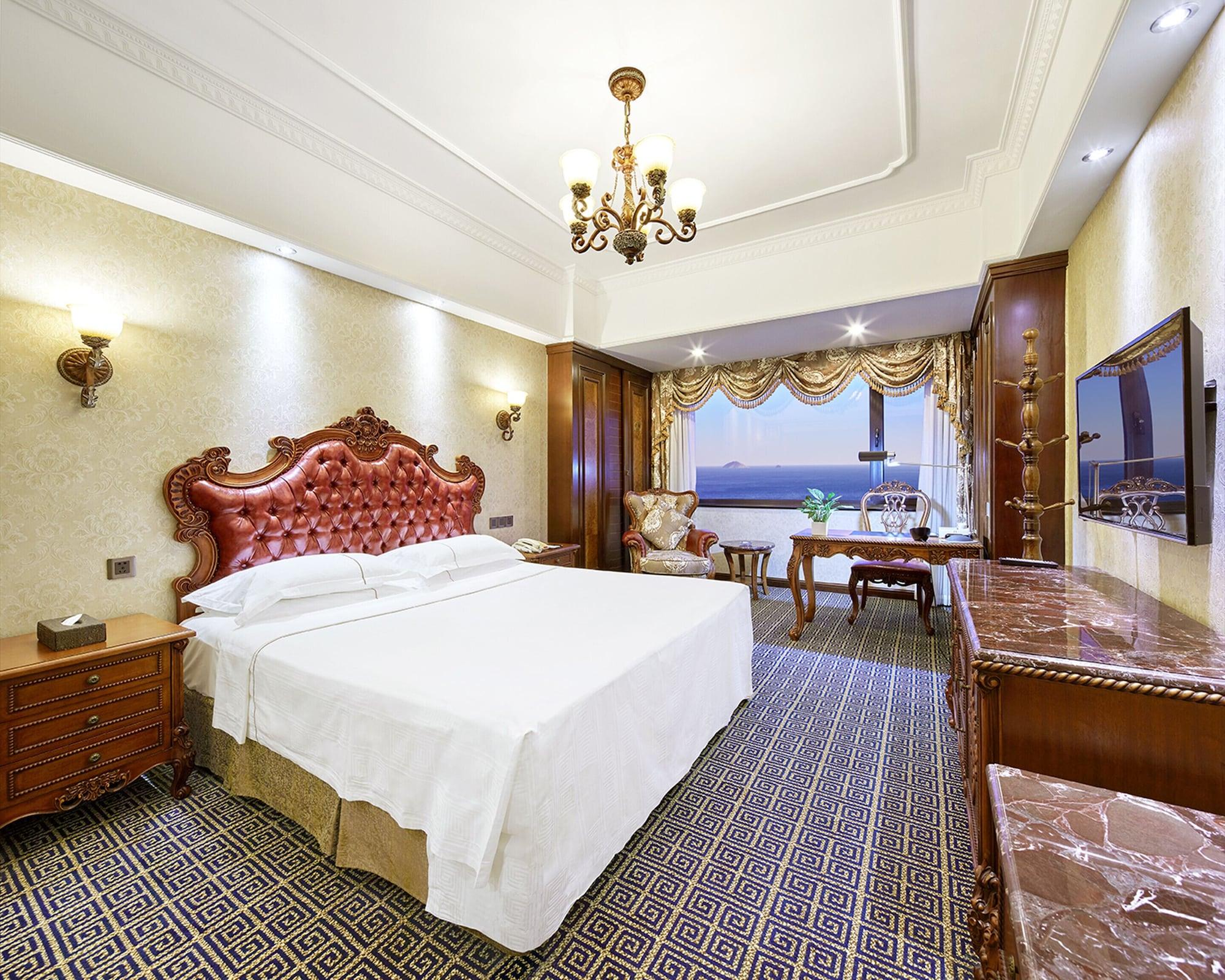 Grand Regency Hotel Qingdao Exteriör bild