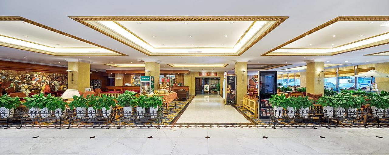 Grand Regency Hotel Qingdao Exteriör bild